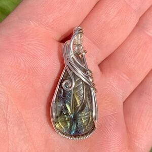 Silver Wire Wrapped Labradorite Pendant